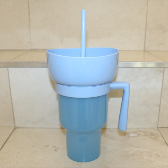 Cup and snack holder in blue (NWOT) - Picture 1 of 5